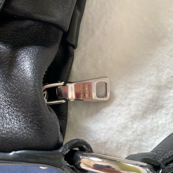 SOLD Black leather Prada shoulder bag - Picture 2 of 6